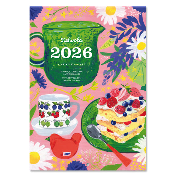 Kakkukahvit 2026 A4 Wandkalender – Cover mit grüner Kanne, Tasse und Beeren-Pancakes im skandinavischen Illustrationsstil
