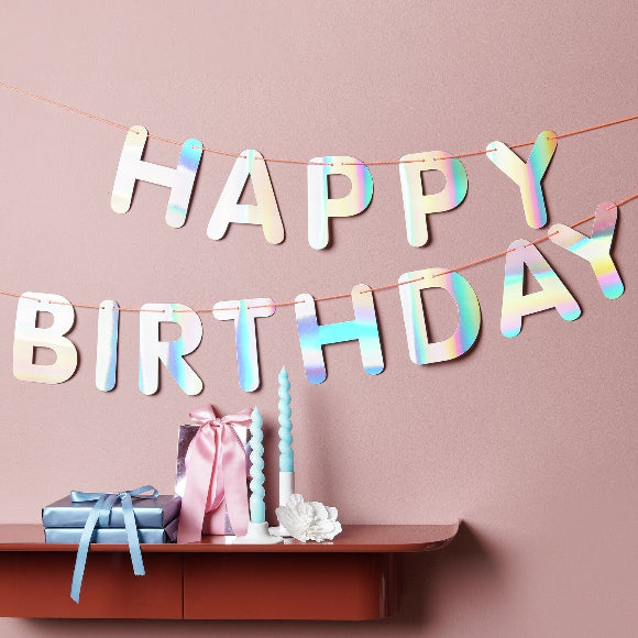 Irisierende „Happy Birthday“ Girlande, 5 m, Buchstaben ca. 9×13 cm, beidseitig bedruckt – schimmernde Geburtstagsdeko zum Aufhängen.